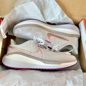 Nike Vomero 17 Women's Running Shoes, Platinum Violet/Bronze, Size 8.5